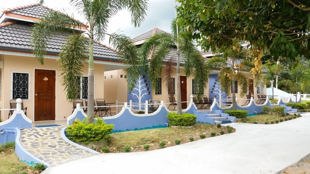 Hôtel Phloenlom Chomdao à Ban Kha Extérieur photo